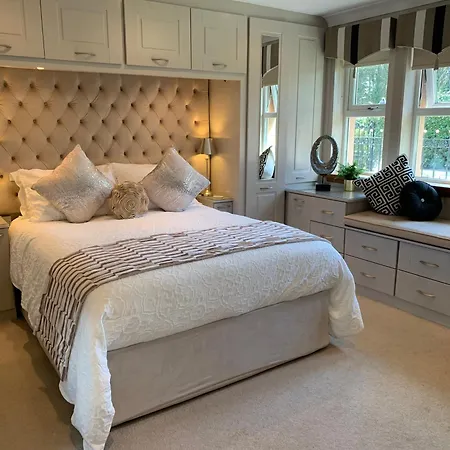Ayrs And Graces - Luxury Bed And Breakfast-2
